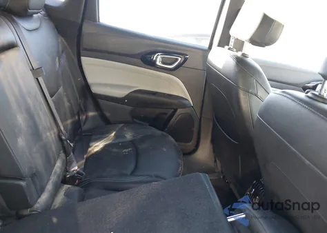 2025 Jeep Compass Limited 4X4 z USA, uszkodzony, nr VIN 3C4NJDCNXST548207